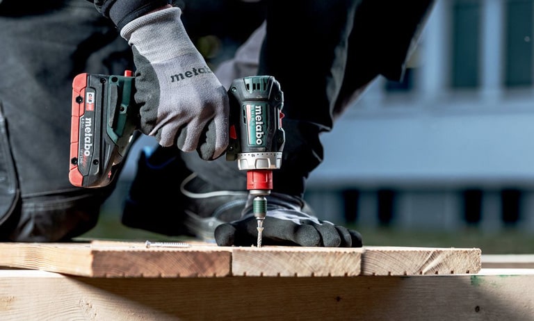 Сетевые дрели, шуруповерты и гайковерты